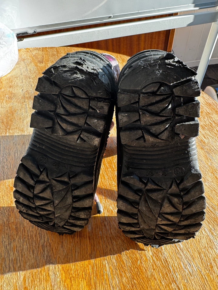 Young Original Snow Boots size 13 (31-32)