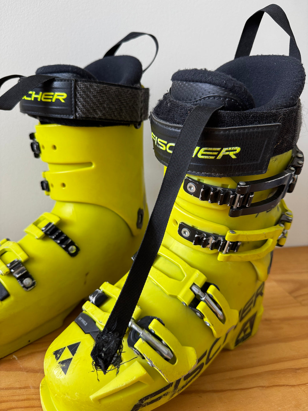 Fischer RC4 Podium90 Kids Ski Boots 23-23.5