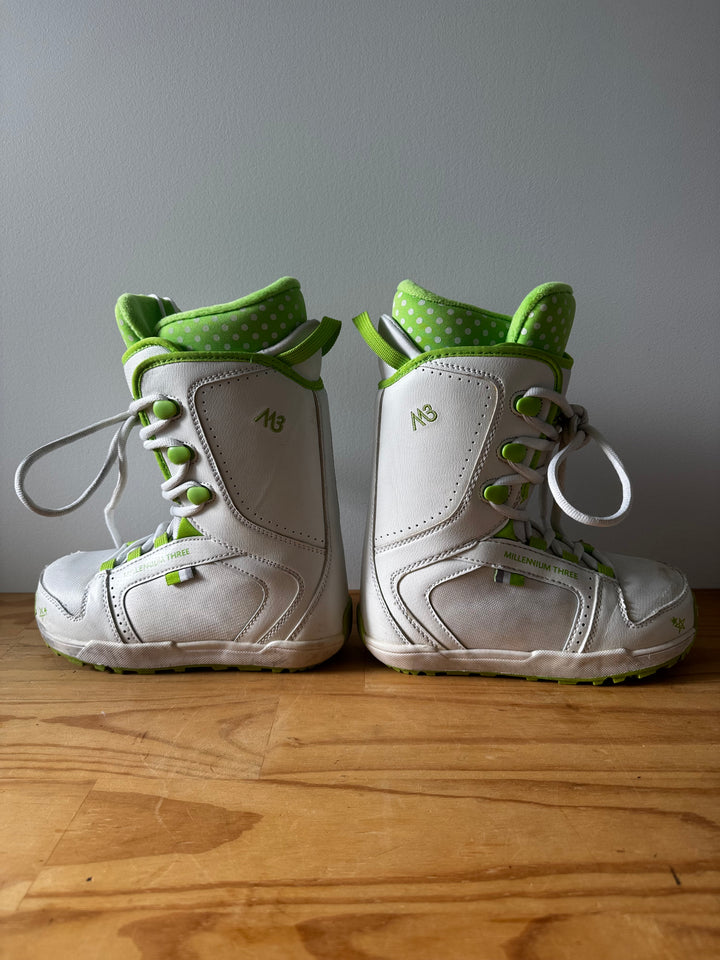 Millennium Three Kids Snowboard Boots US JR 3