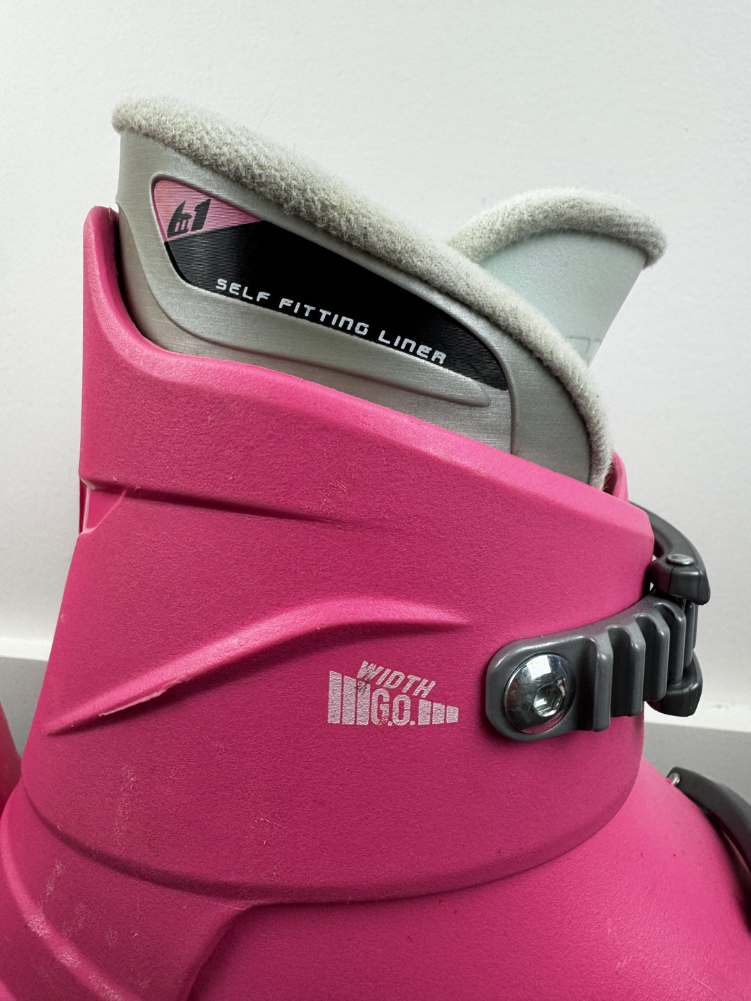 Roces Pink Adjustable Kids Ski Boots Sizes 19-22 Mondo