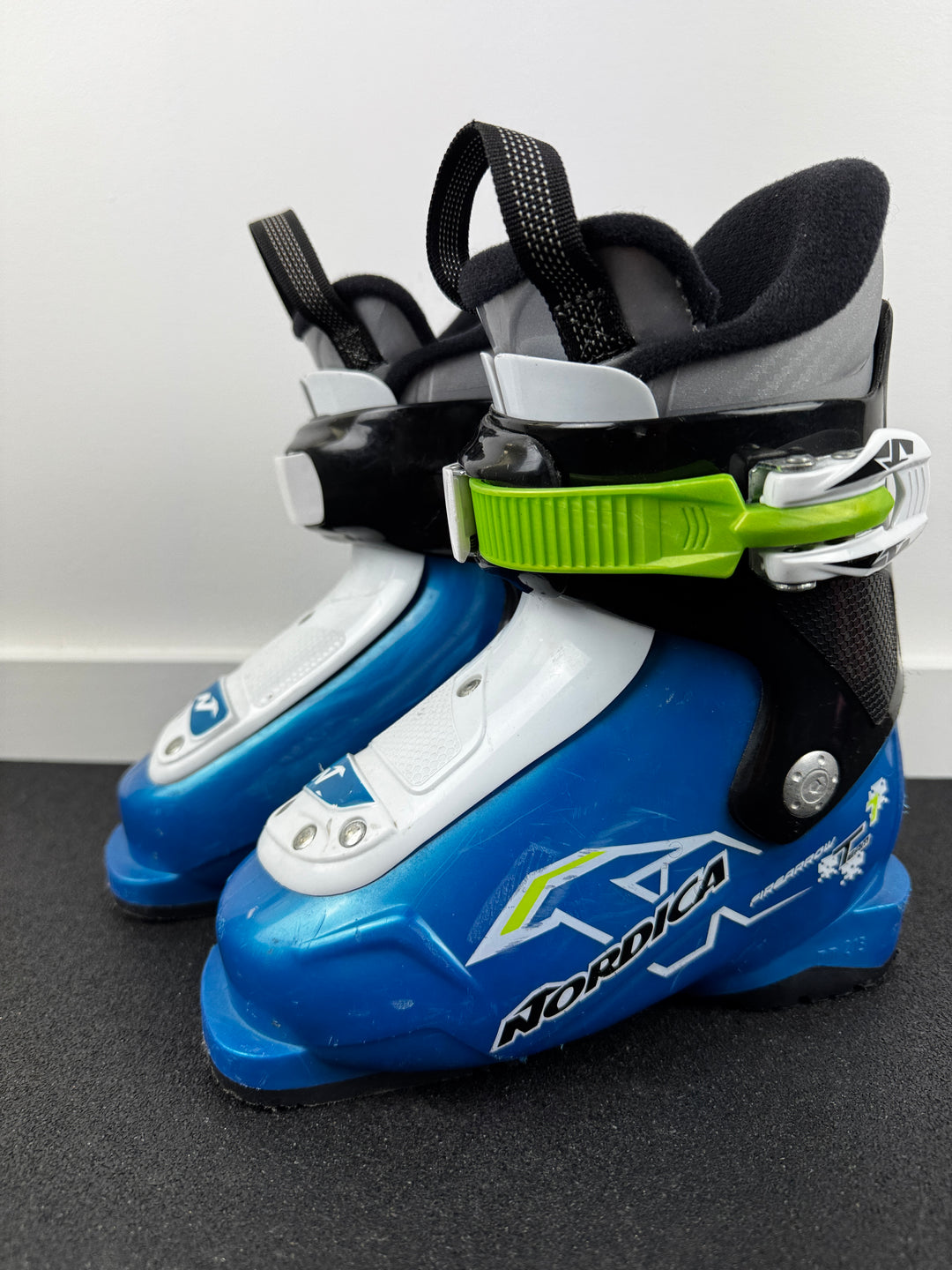 Nordica Team 1 Firearrow Kids Ski Boots Size 16.5 Mondo