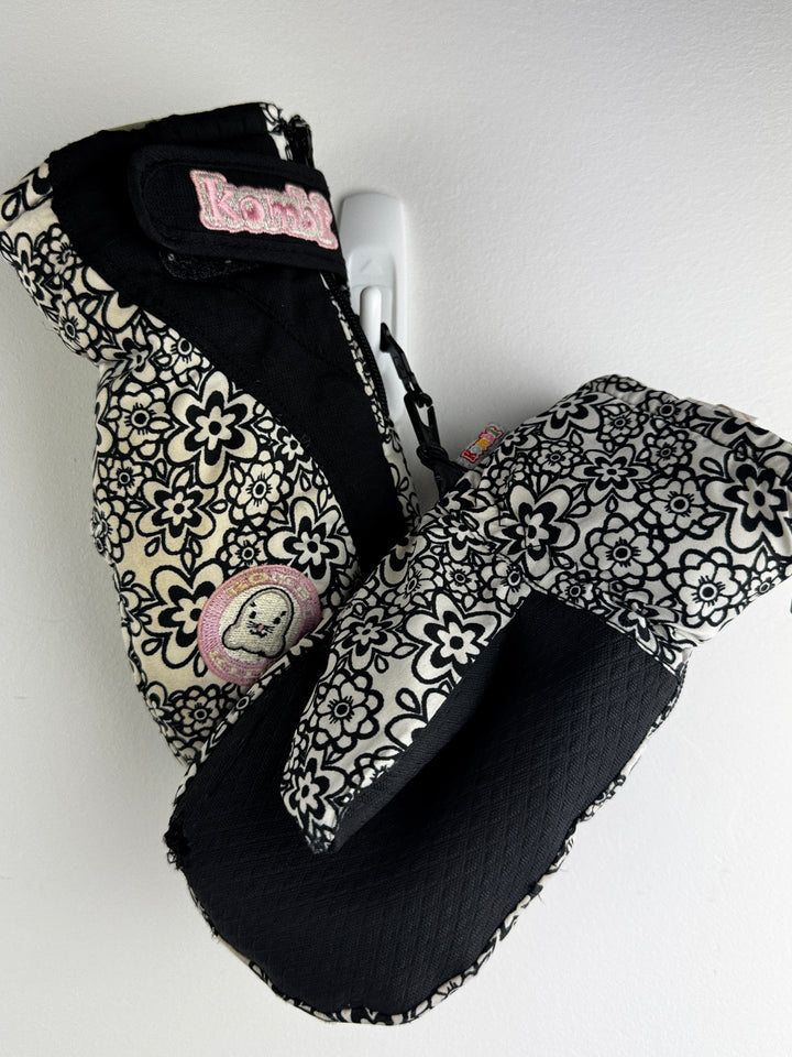 $20 Secondhand Ski Gloves / Mittens - various colours and sizes