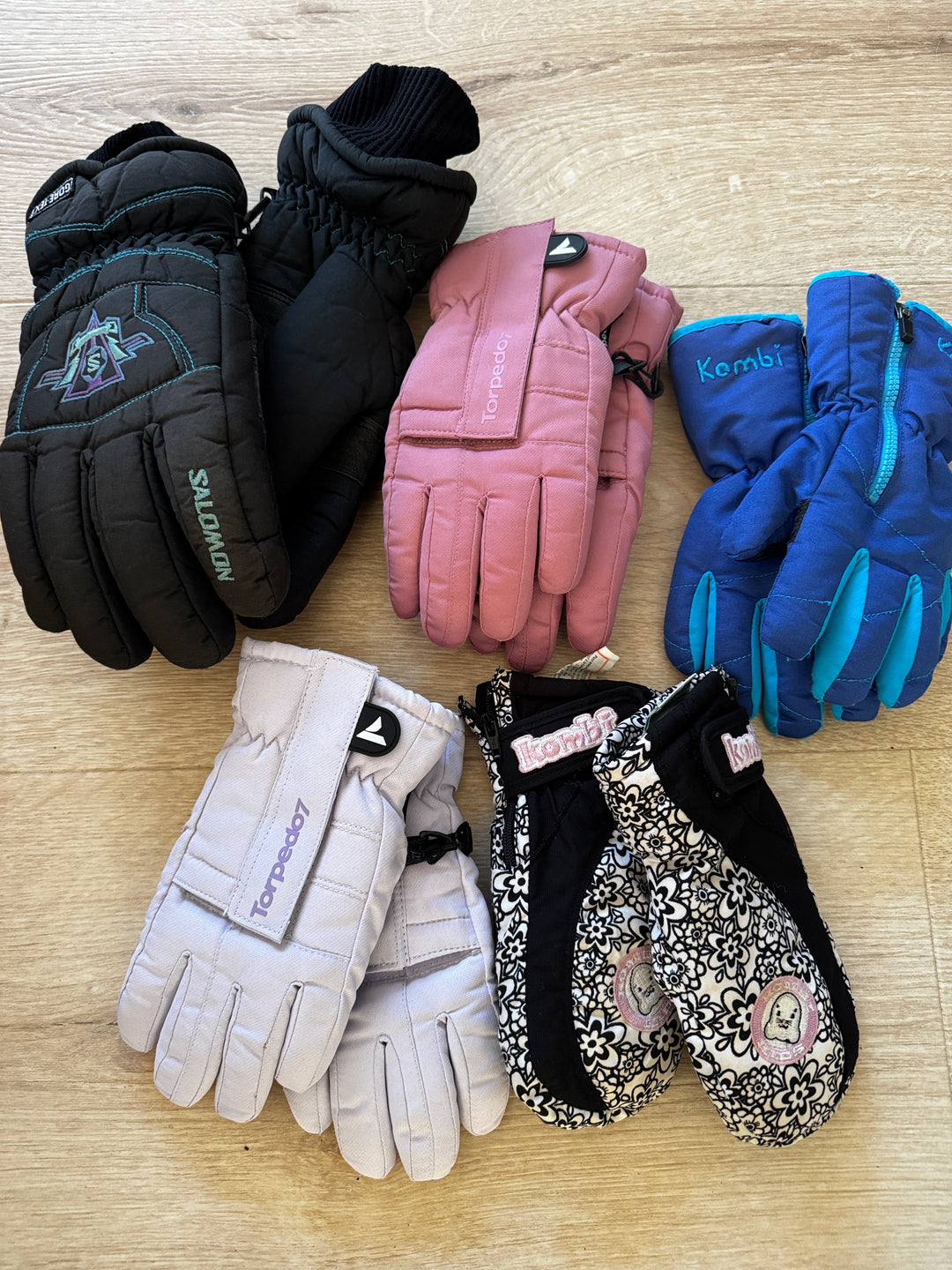 $20 Secondhand Ski Gloves / Mittens - various colours and sizes