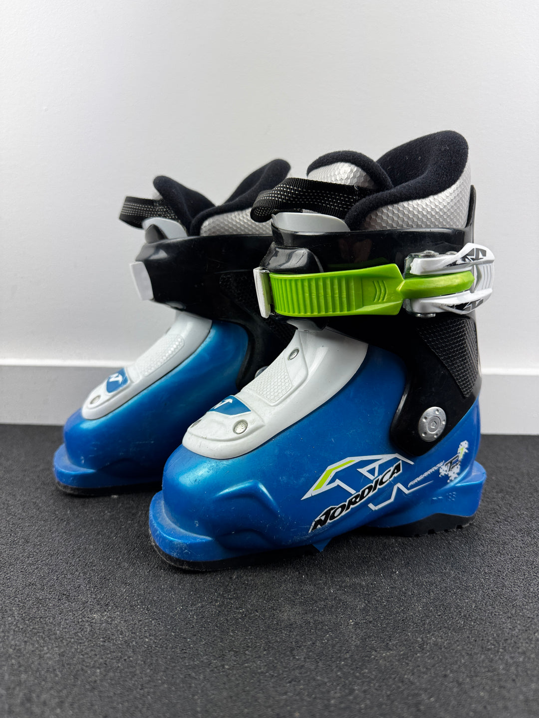 Nordica Team 1 Firearrow Kids Ski Boots Size 14-15.5 Mondo