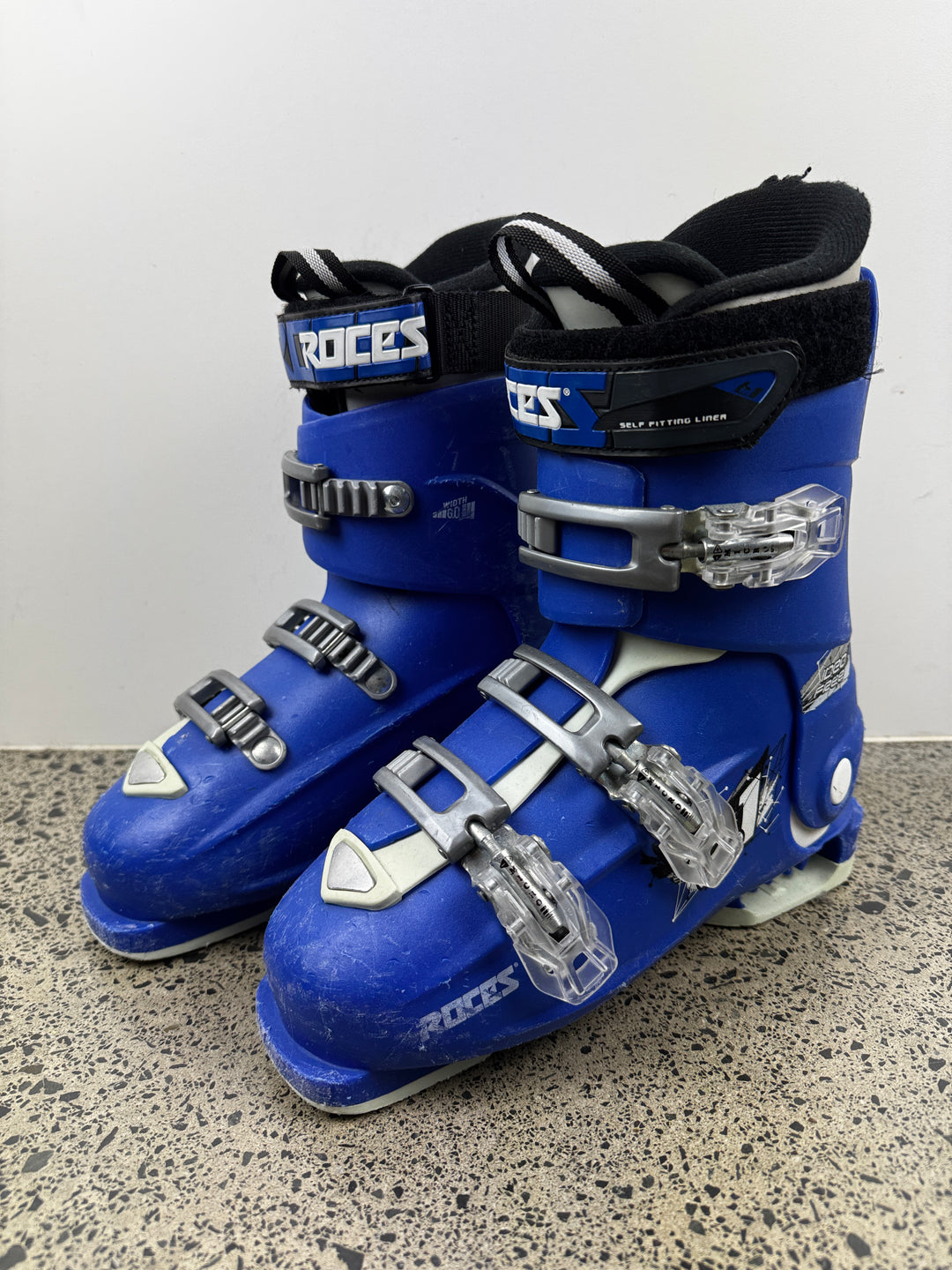 Roces Adjustable Ski Boots Size 22.5-25.5