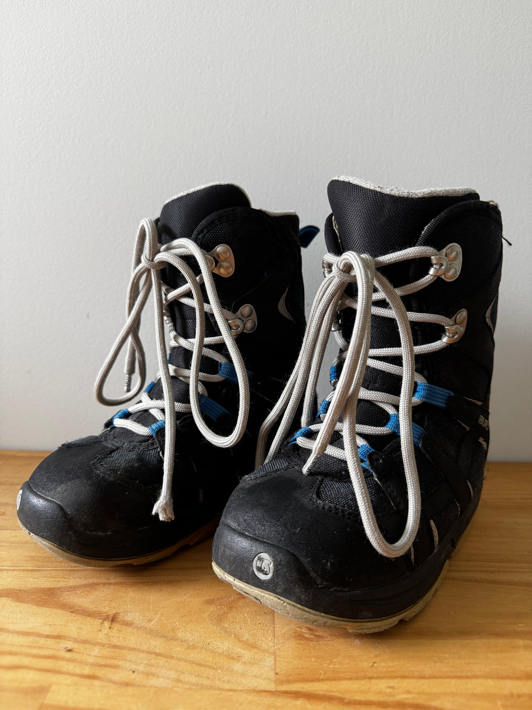 Burton Moto Kids Snowboard Boots US3 – Snow Kids