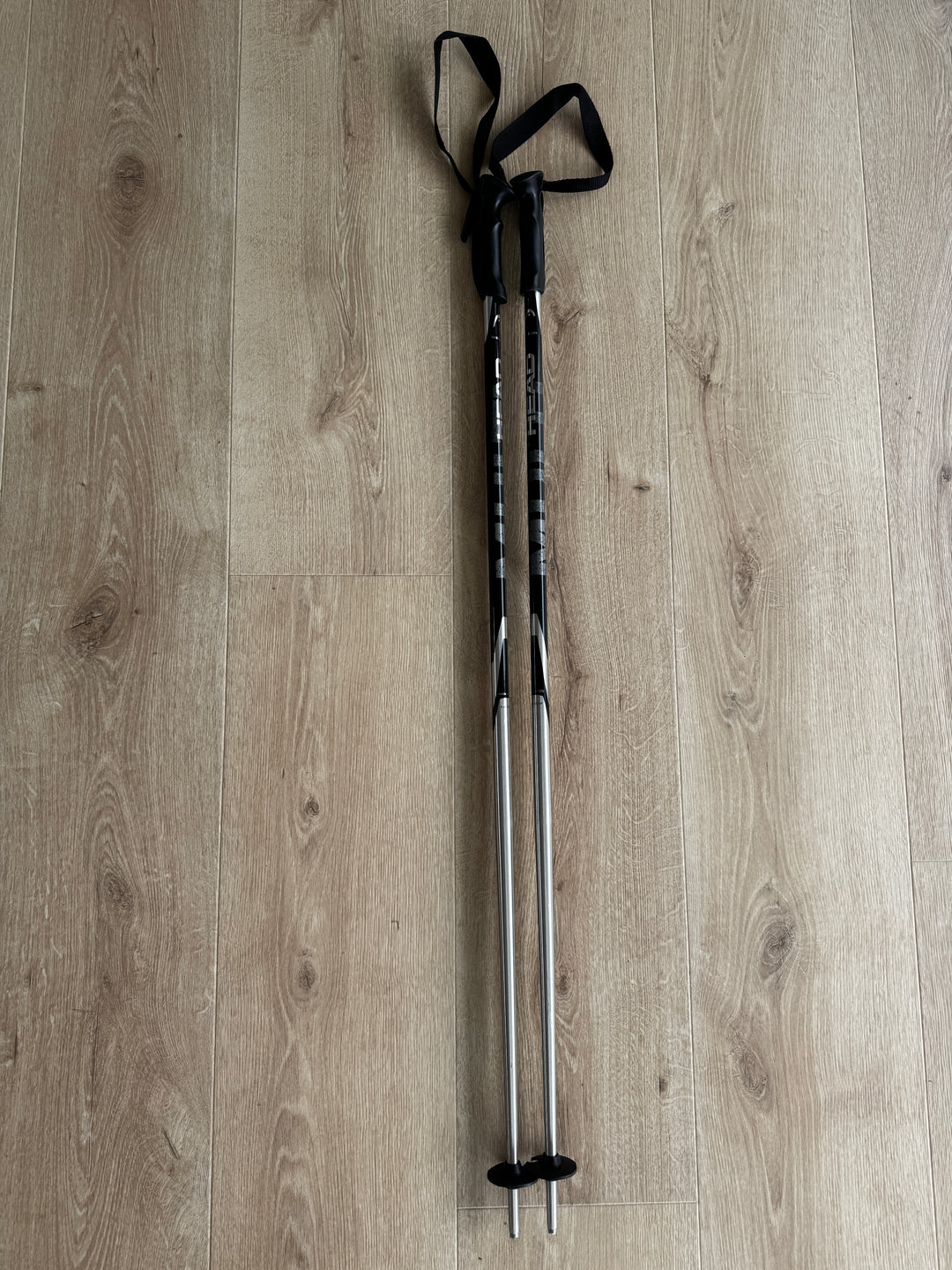 Head Xenon 4.0 Skis 147, Bag & Poles