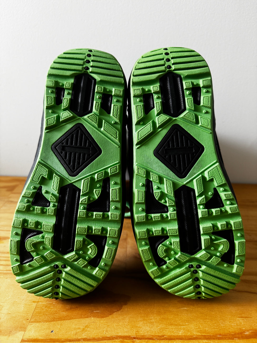 Millennium Three Kids Snowboard Boots US5